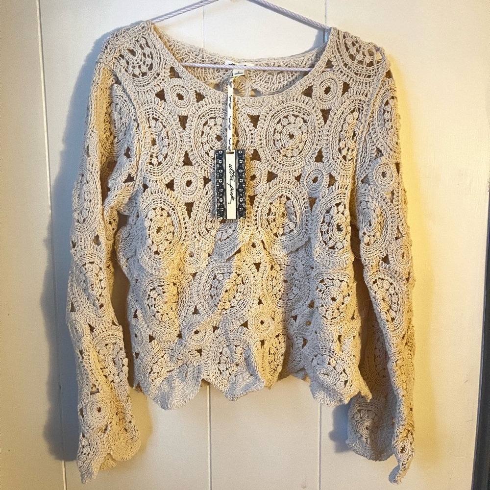 NWT Ultra Pink Cream Crochet Lace Blouse